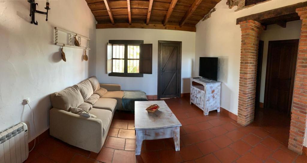Hotel El Pueblo De Leo Badajoz Zewnętrze zdjęcie
