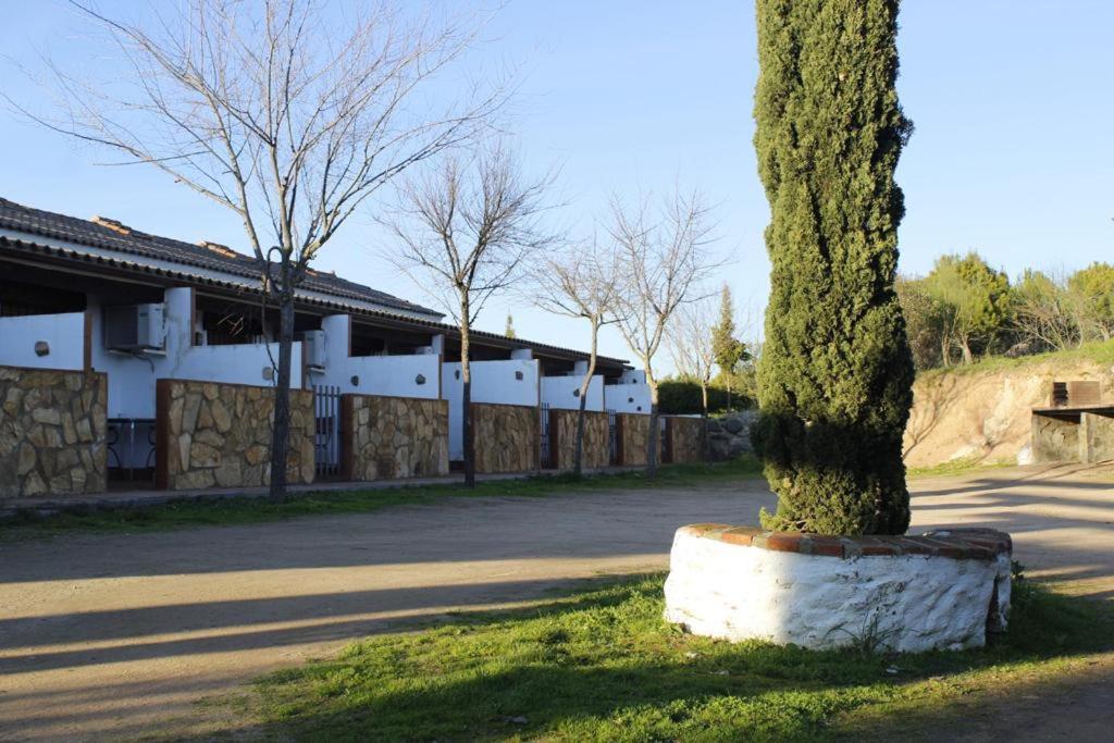 Hotel El Pueblo De Leo Badajoz Zewnętrze zdjęcie
